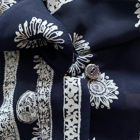 Angel Fashion Women’s Navy blue and White Printed Long Sleeve Blouse Siz… - Picture 15 of 17